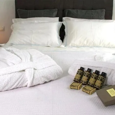 Avalon Cosy Kiku Studio For 2 With Shared Swimming Pool *