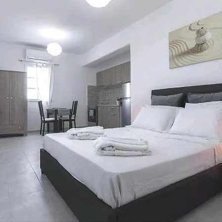 Avalon Cosy Kiku Studio For 2 With Shared Swimming Pool