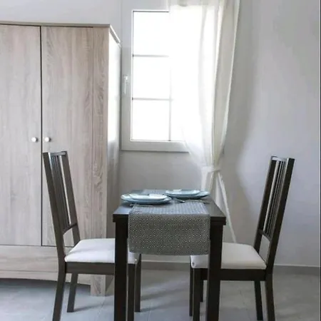 Avalon Cosy Kiku Studio For 2 With Shared Swimming Pool Apartment